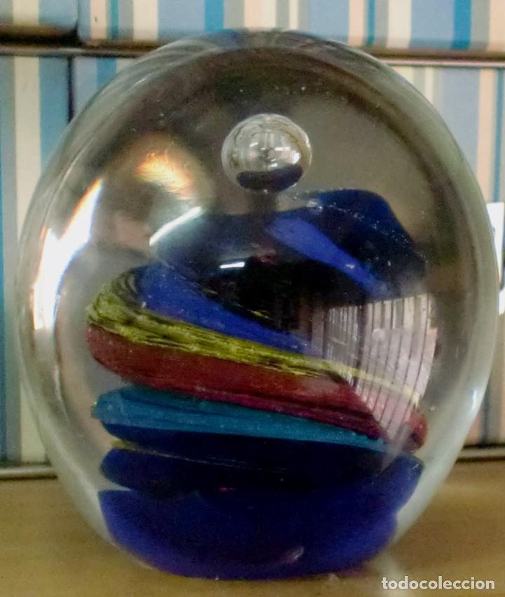 Escriban&iacute;a: PISAPAPELES ESTILO MURANO 9 CM. ALTO - Foto 1