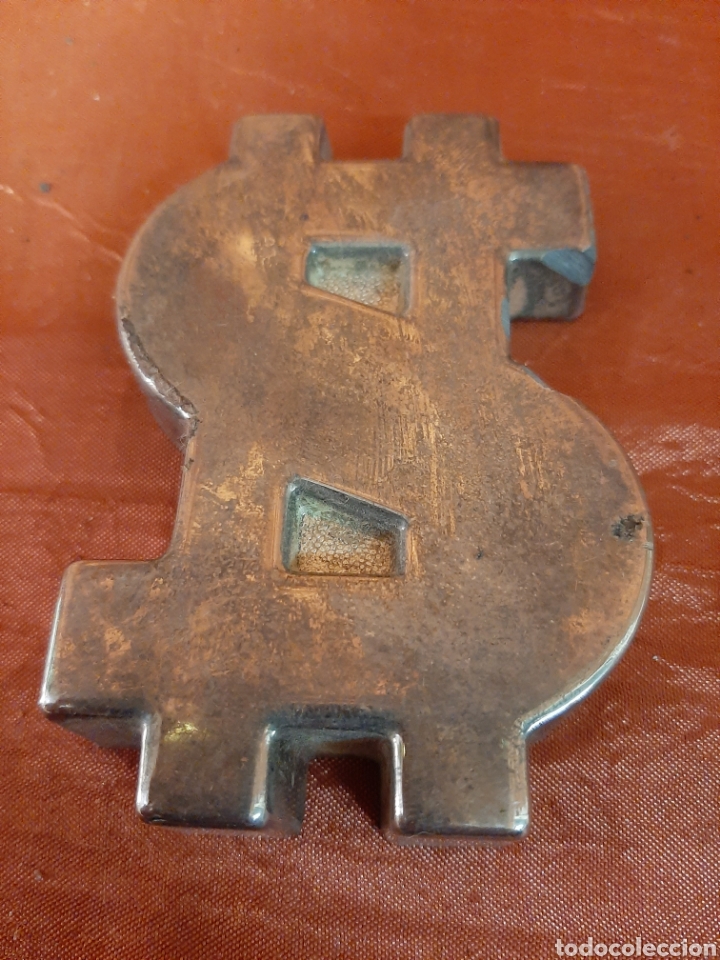 Escriban&iacute;a: Bonito pisapapeles con forma del s&iacute;mbolo del d&oacute;lar. Bronce. - Foto 2