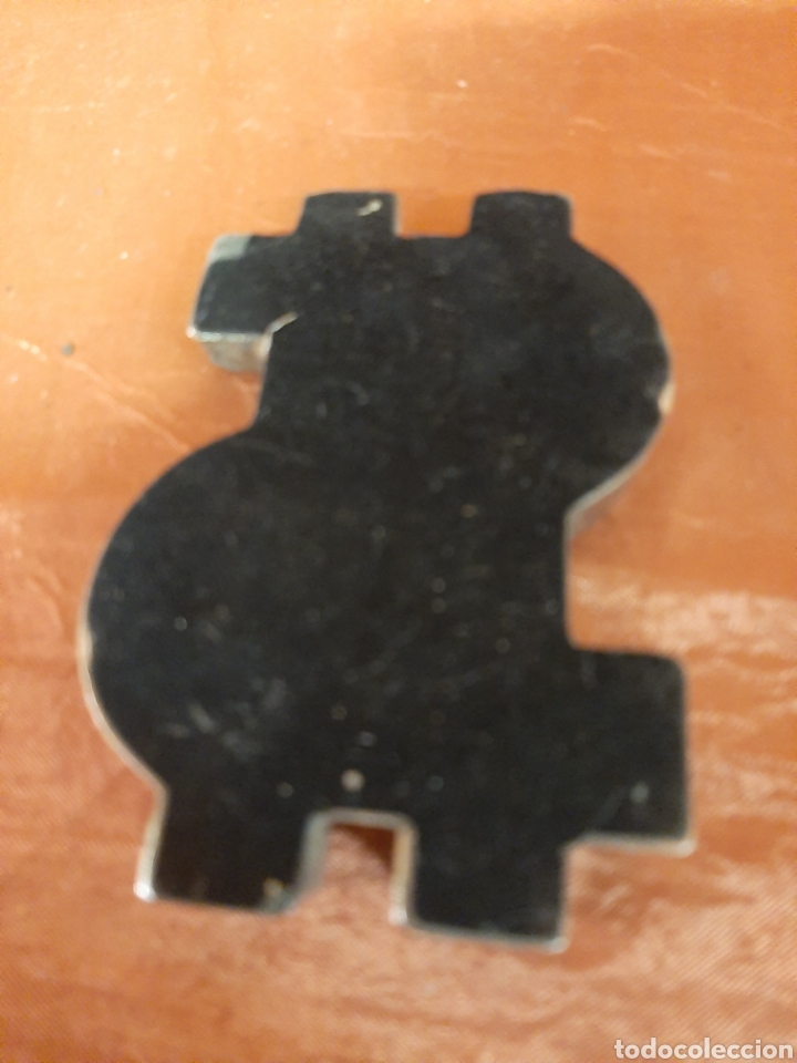 Escriban&iacute;a: Bonito pisapapeles con forma del s&iacute;mbolo del d&oacute;lar. Bronce. - Foto 3