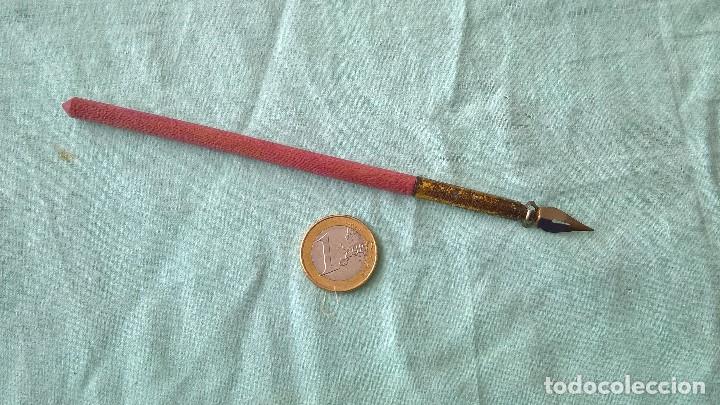 Escriban&iacute;a: antigua pluma madera de escolar - Foto 1