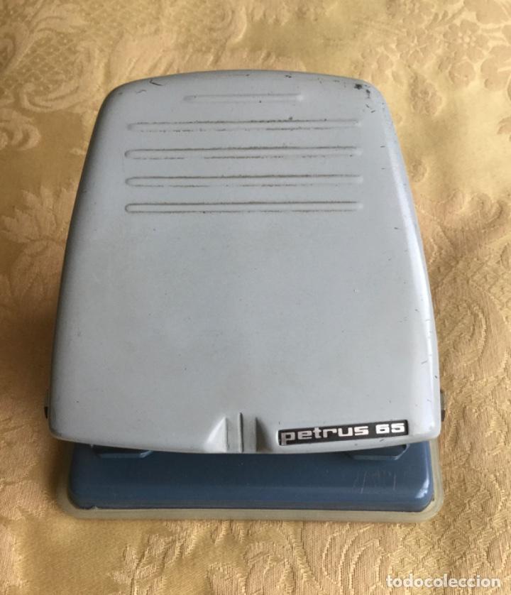 Escriban&iacute;a: PERFORADORA VINTAGE PETRUS 65 - Foto 1