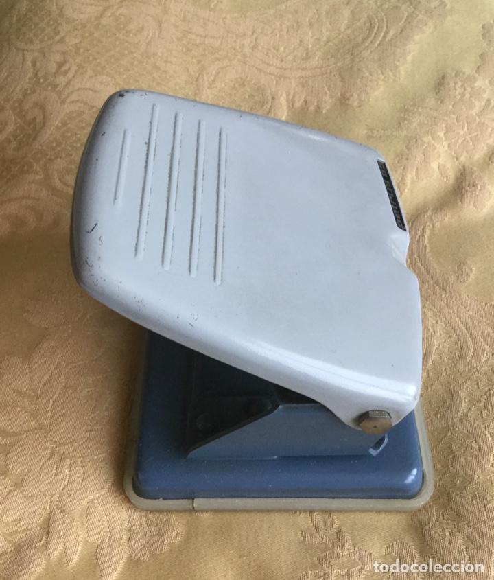Escriban&iacute;a: PERFORADORA VINTAGE PETRUS 65 - Foto 2