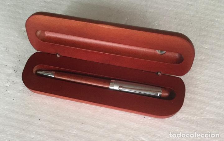 Escriban&iacute;a: Bol&iacute;grafo Poste Vaticane con estuche. NUEVO - Foto 3