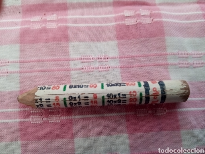 Escriban&iacute;a: **ANTIGUO TROZO DE LAPIZ CON LAS TABLAS DE MULTIPLICAR** - Foto 2