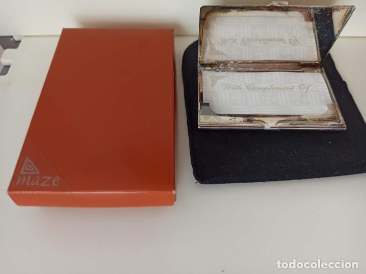 Escriban&iacute;a: Tarjetero funda tarjetas plateado - Foto 3