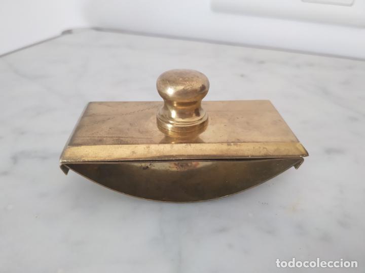 Escriban&iacute;a: Antiguo porta secante en bronce - Foto 2