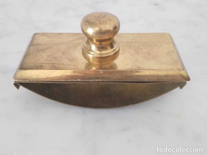 Escriban&iacute;a: Antiguo porta secante en bronce - Foto 4