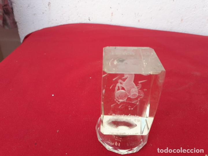 Escriban&iacute;a: pisapapeles - Foto 2