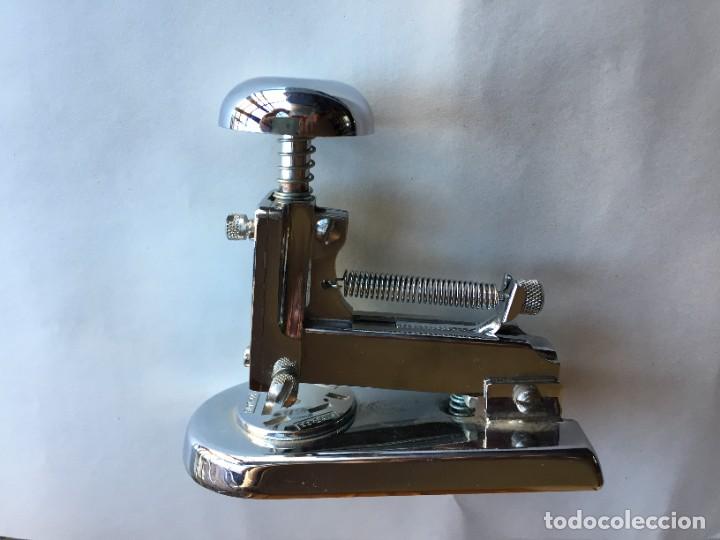 Escriban&iacute;a: GRAPADORA EL CASCO n&ordm; 5