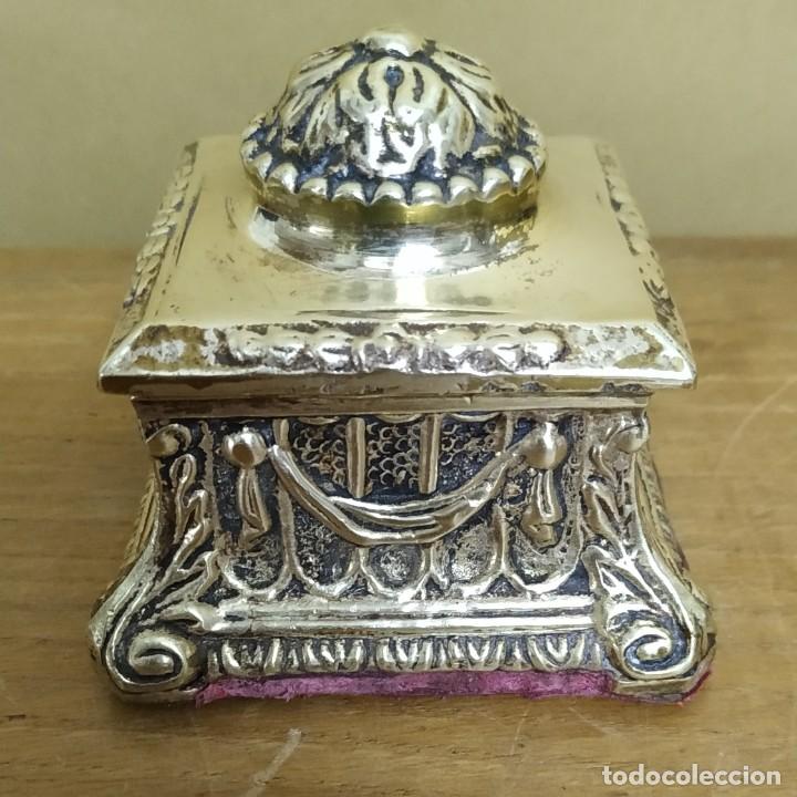 Escriban&iacute;a: Antiguo tintero de bronce - Foto 3
