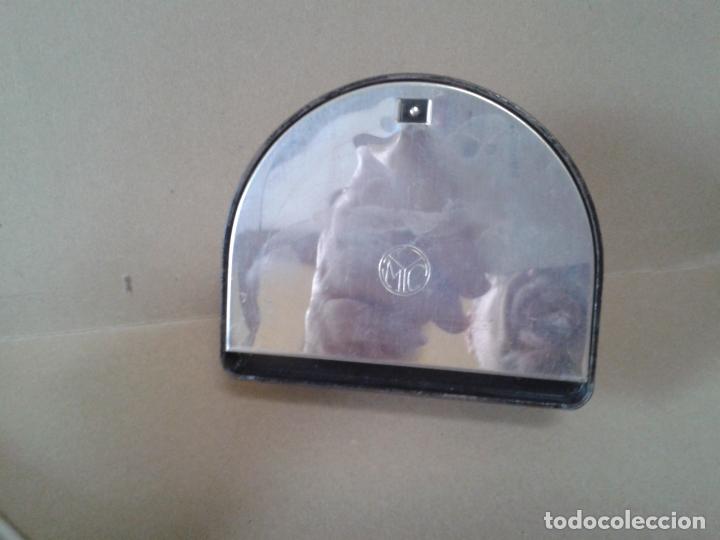Escriban&iacute;a: Grapadora y taladradora de despacho a&ntilde;os 60. - Foto 2