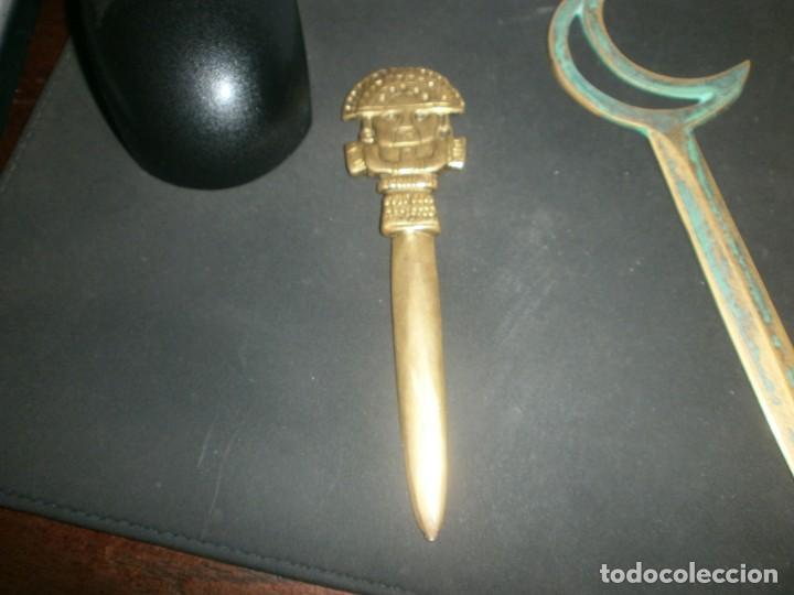 Escriban&iacute;a: Abrecartas de bronce mango dios inca Virococha 14 cm. - Foto 1
