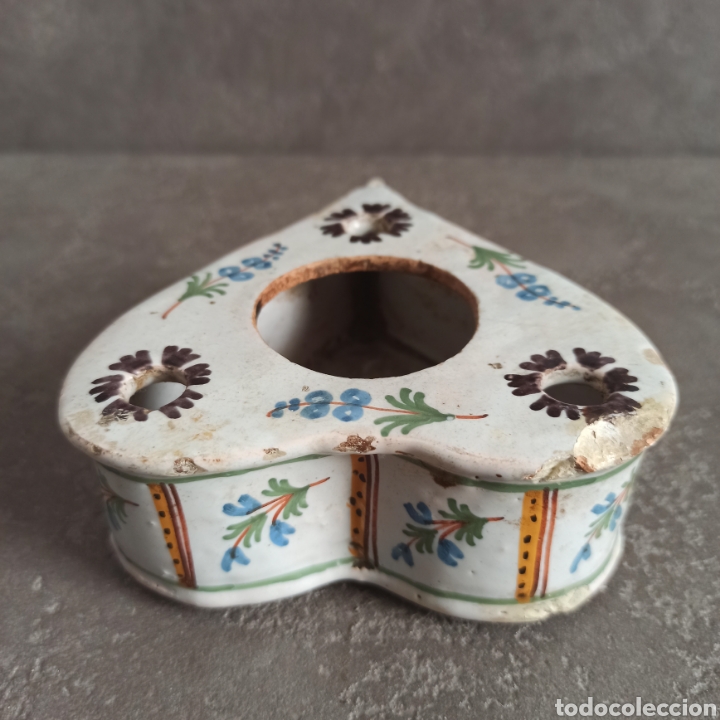 Escriban&iacute;a: Tintero antiguo de cer&aacute;mica en forma decorazon - Foto 3