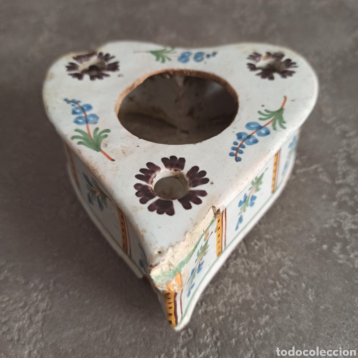 Escriban&iacute;a: Tintero antiguo de cer&aacute;mica en forma decorazon - Foto 1