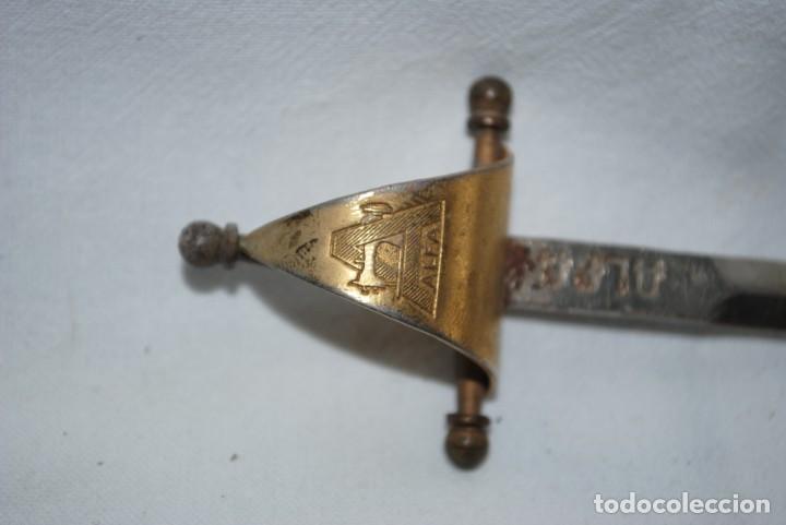 Escriban&iacute;a: ABRECARTAS , MAQUINAS DE COSER ALFA . - Foto 2