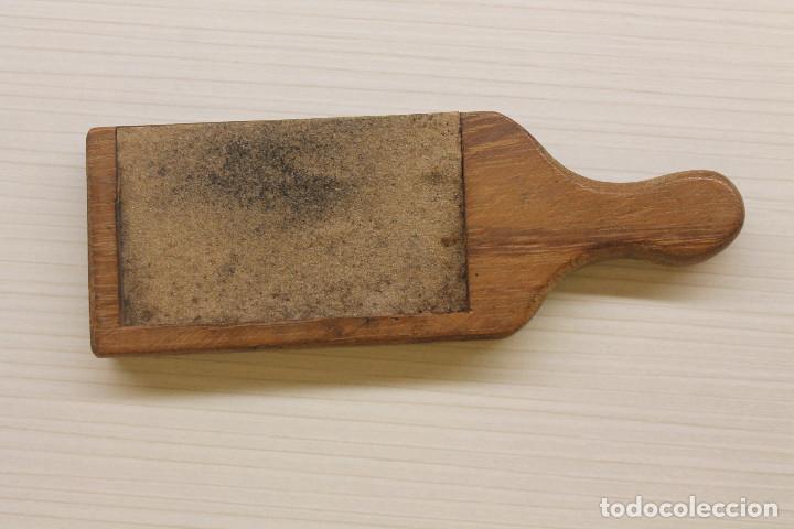 Escriban&iacute;a: AFILAMINAS DE MADERA, DOS CARAS, 11X4 CM - Foto 2