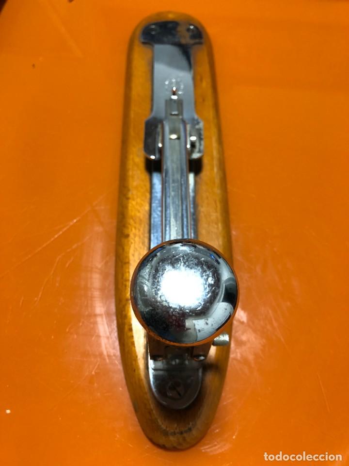 Escriban&iacute;a: GRAPADORA EL CASCO MOD. 58 BASE MADERA - Foto 1
