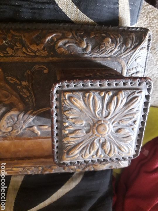 Escriban&iacute;a: Antigua escribania de cuero repujado - Foto 6