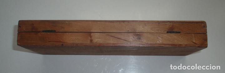 Escriban&iacute;a: PLUMIER DE MADERA. PINTADO. CERVANTES. - Foto 4