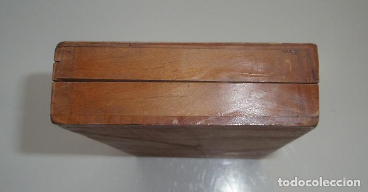Escriban&iacute;a: PLUMIER DE MADERA. PINTADO. CERVANTES. - Foto 5