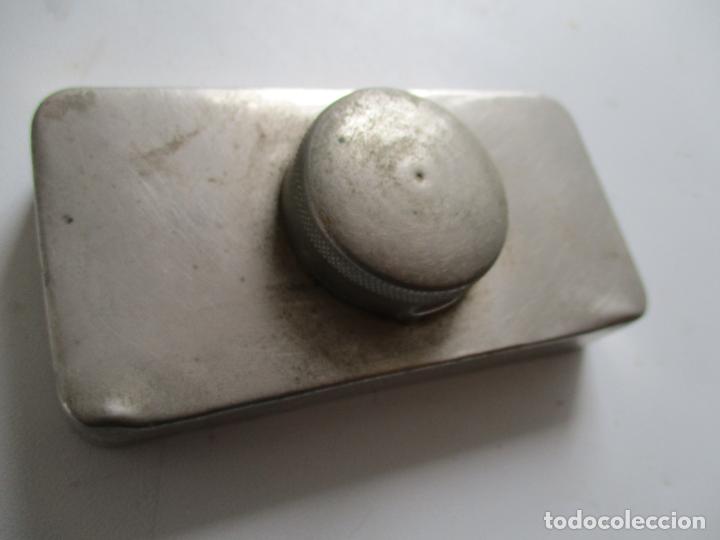 Escriban&iacute;a: TINTERO DE METAL, MIDE 12X6X2X3.5 CM. - Foto 1