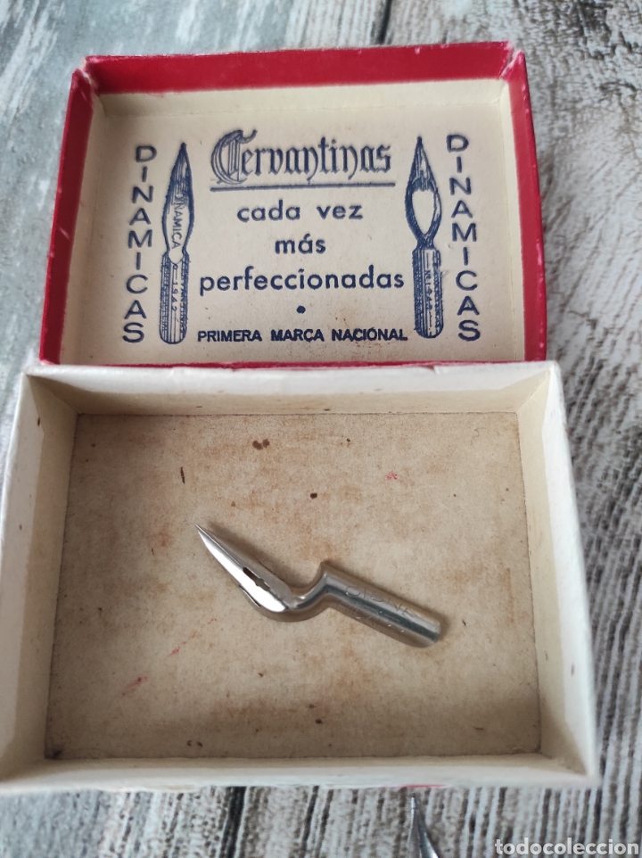 Escriban&iacute;a: Lote 47 plumillas variadas y caja Cervantinas - Foto 2