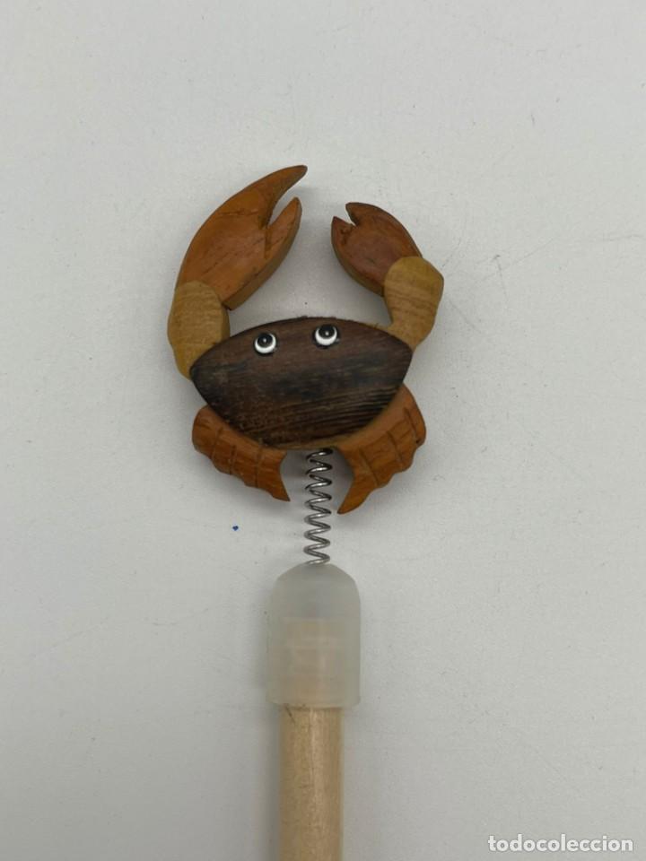 Escriban&iacute;a: LAPIZ CON CAPUCHON DE CANGREJO DE MADERA - Foto 2