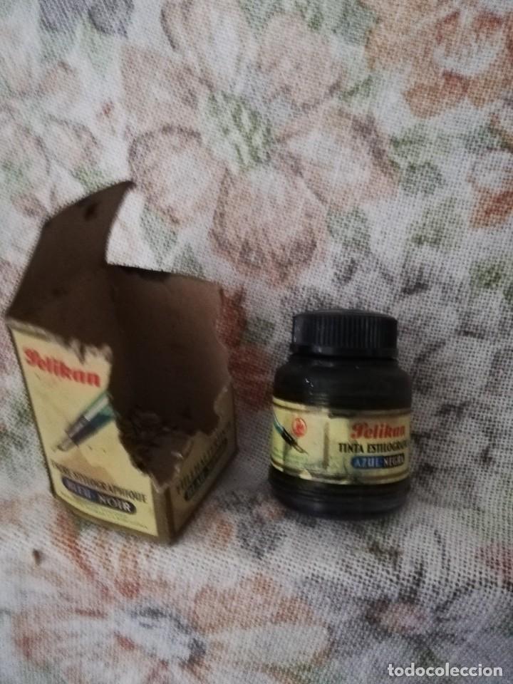 Escriban&iacute;a: Antiguo tintero pelikan - Foto 1
