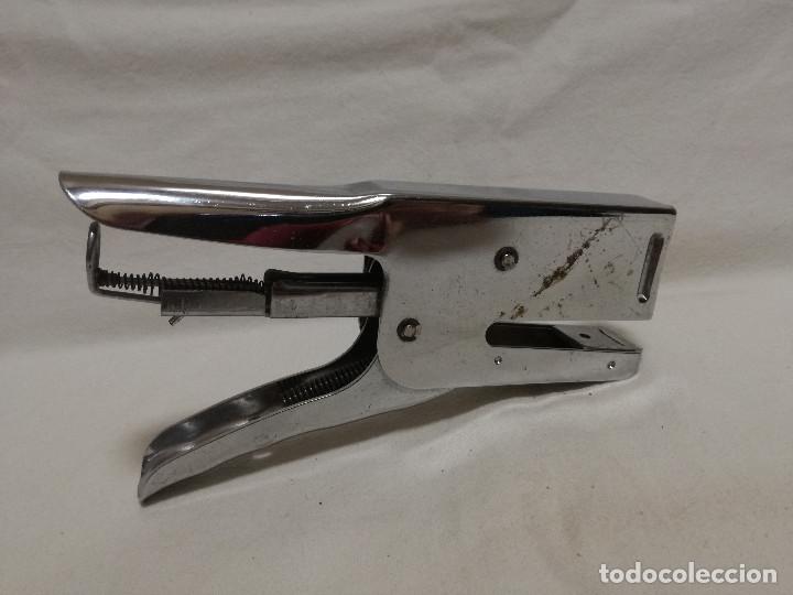 Escriban&iacute;a: GRAPADORA DE MANO - SIN MARCA (FUNCIONA) - Foto 2