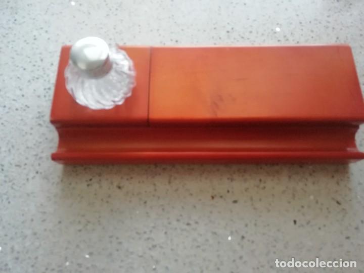 Escriban&iacute;a: Escribania madera con tintero cristal y metal - Foto 1