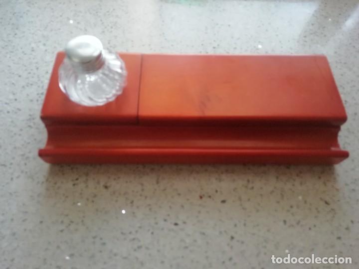Escriban&iacute;a: Escribania madera con tintero cristal y metal - Foto 2