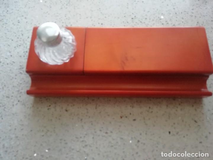 Escriban&iacute;a: Escribania madera con tintero cristal y metal - Foto 6