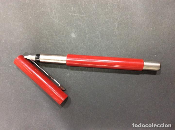 Escriban&iacute;a: Pluma Parker vector burdeos - Foto 1