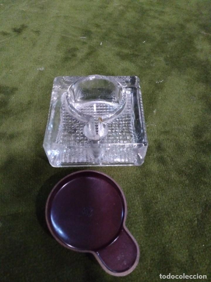 Escriban&iacute;a: Tintero en cristal, tapa baquelita. REF-2796 - Foto 2