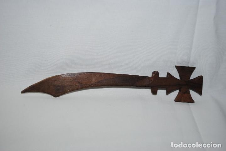 Escriban&iacute;a: ANTIGUO ABRECARTAS DE MADERA - Foto 2