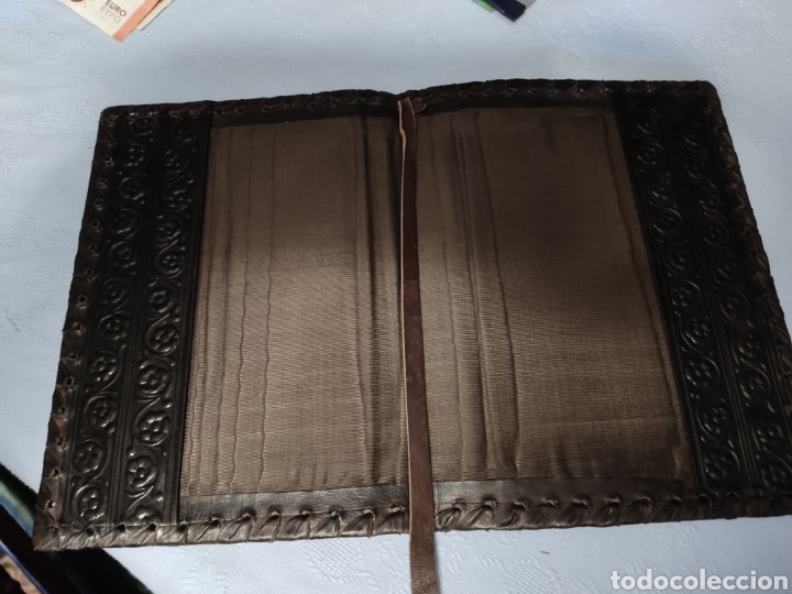 Escriban&iacute;a: Carpeta de piel repujada, siglo XIX - Foto 3