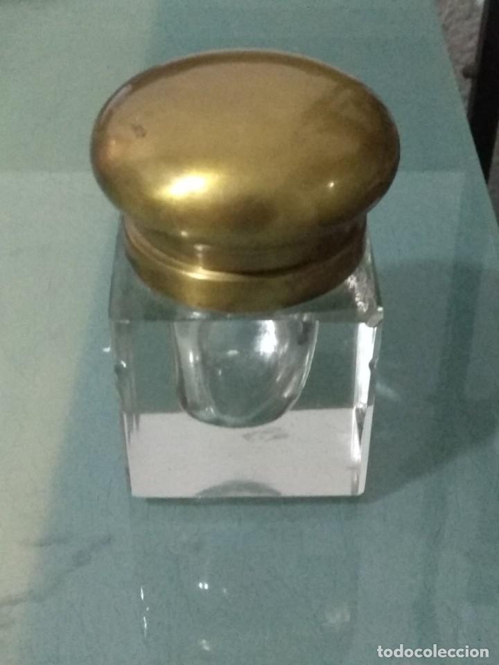 Escriban&iacute;a: TINTERO DE CRISTAL CON TAPA DE LATON. - Foto 3