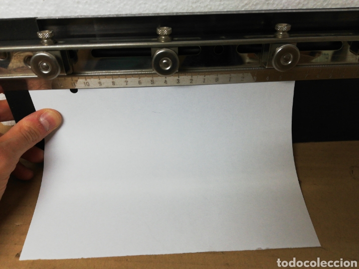 Escriban&iacute;a: Taladro de papel regulable. - Foto 3