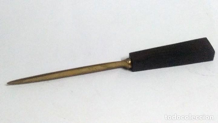 Escriban&iacute;a: ELEGANTE ABRECARTAS EN BRONCE Y MADERA - Foto 1