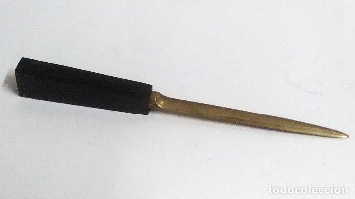 Escriban&iacute;a: ELEGANTE ABRECARTAS EN BRONCE Y MADERA - Foto 2