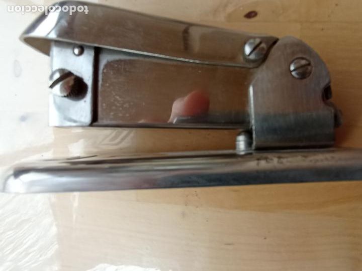 Escriban&iacute;a: ANTIGUA GRAPADORA FLECHA - Foto 1