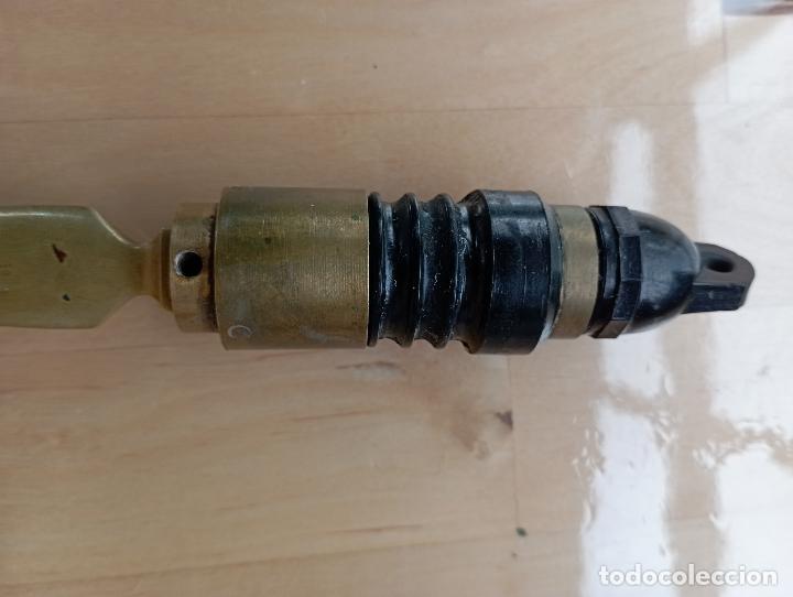 Escriban&iacute;a: ANTIGUO ABRECARTAS CON MANGO DE BRONCE Y BAQUELITA - Foto 4