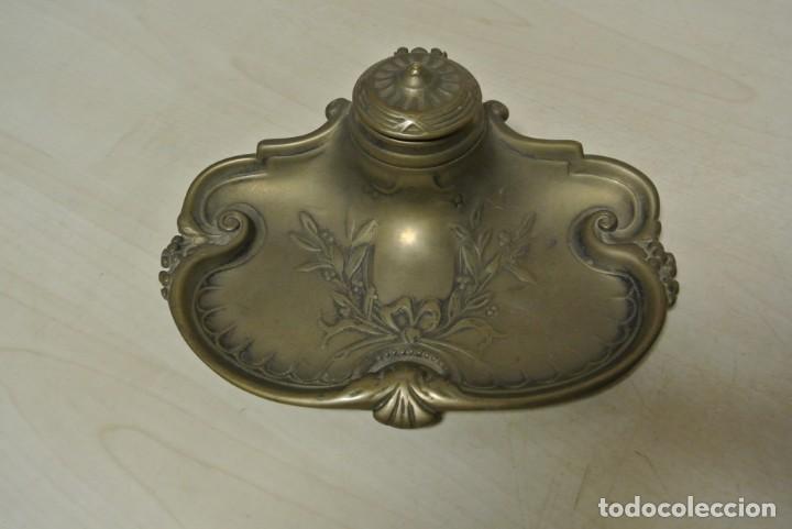 Escriban&iacute;a: TINTERO EN BRONCE ADORNADO CON FLORES - Foto 1