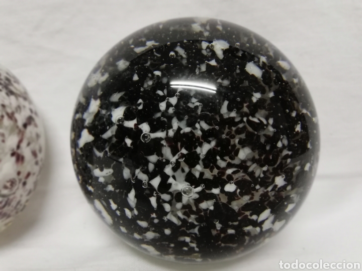 Escriban&iacute;a: PISAPAPELES EN CRISTAL PEQUE&Ntilde;OS. BLANCO Y BLANCO NEGRO. - Foto 4