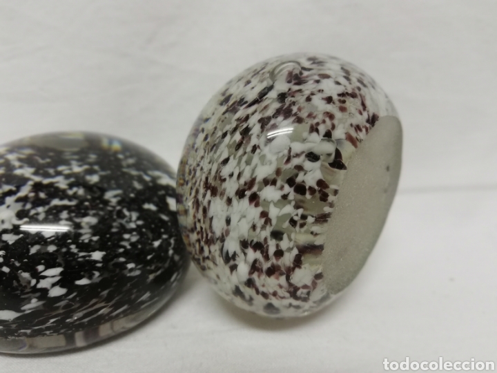 Escriban&iacute;a: PISAPAPELES EN CRISTAL PEQUE&Ntilde;OS. BLANCO Y BLANCO NEGRO. - Foto 5