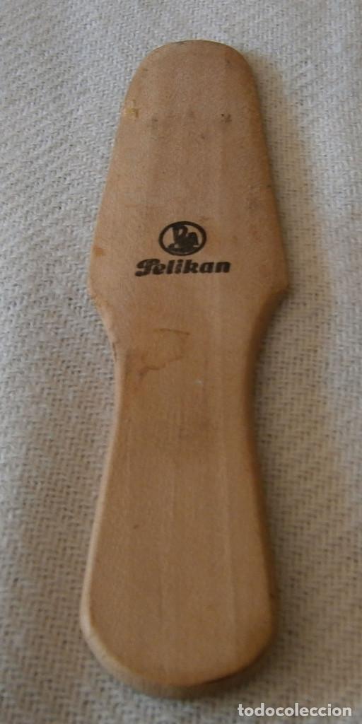 Escriban&iacute;a: espatula antigua de madera Pelikan - Foto 2