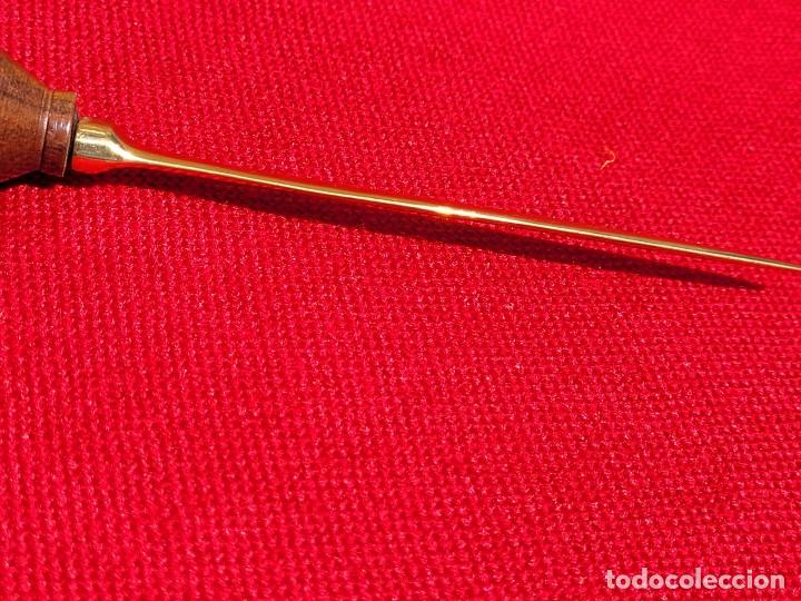 Escriban&iacute;a: Abrecartas vintage de bronce, madera y cuerda - Foto 3