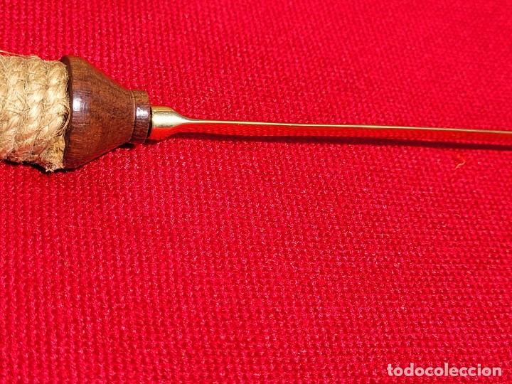 Escriban&iacute;a: Abrecartas vintage de bronce, madera y cuerda - Foto 5