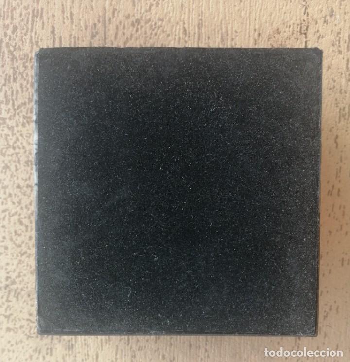 Escriban&iacute;a: Pisapapeles Medallon en Bronce con Base en M&aacute;rmol - Foto 6
