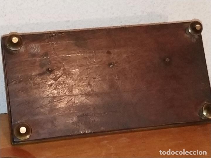 Escriban&iacute;a: Escribania en bronce con arenero S. XIX - Foto 8